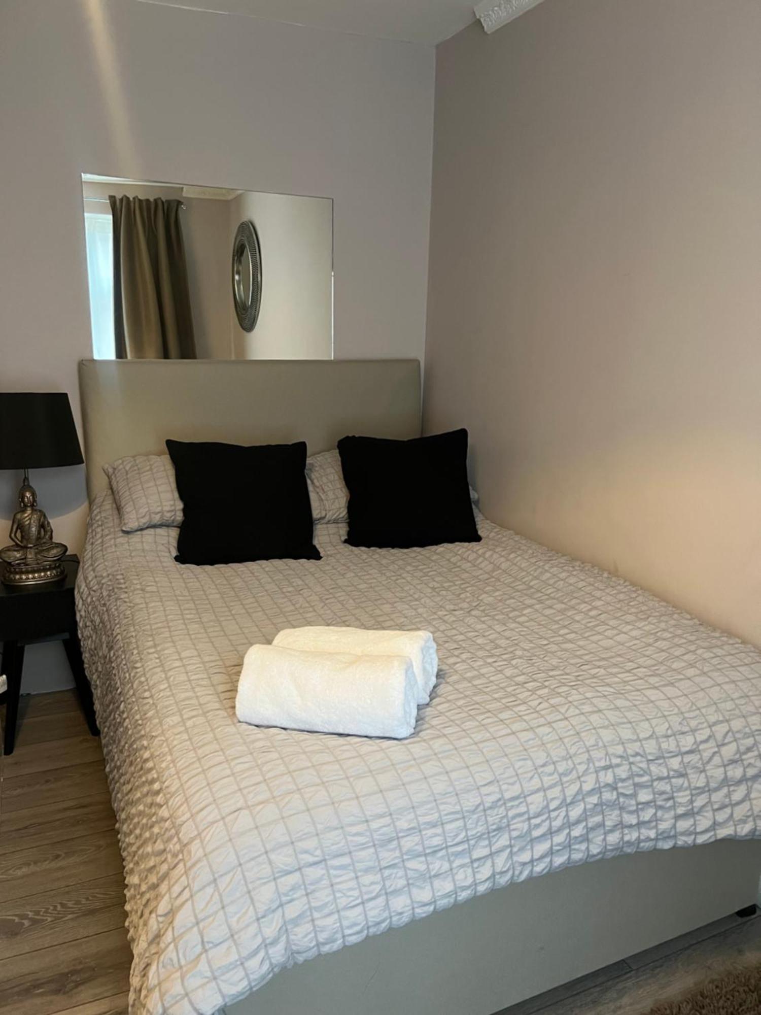 London Property Apartments For Up To 6, Next To Big Ben & London Eye ภายนอก รูปภาพ